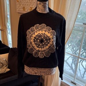 Marimekko design Black Sweater with Geometric Pattern” uni qlo